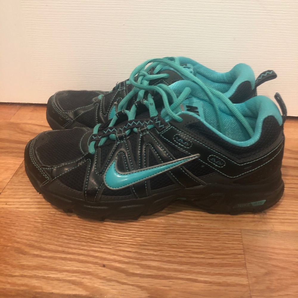 Nike Tennis Shoes